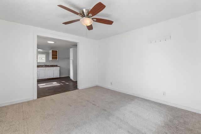 1421 S Main St, Wichita, KS 67213