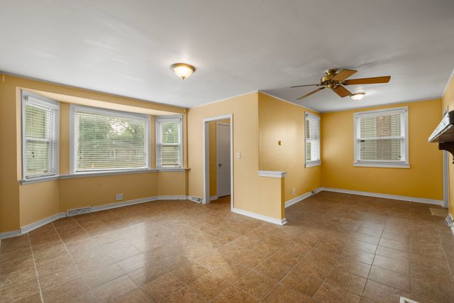 939 N Sleight Street, Naperville, IL 60563
