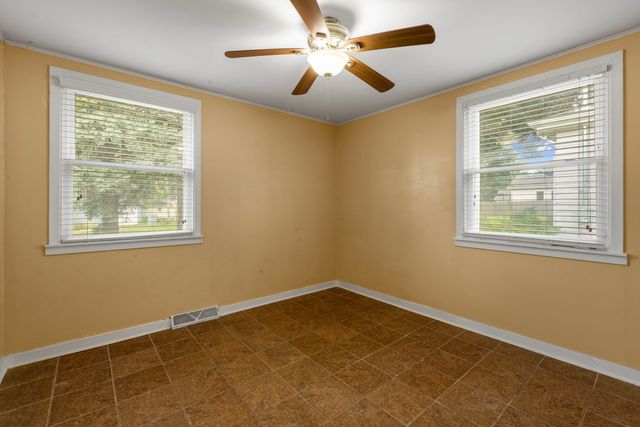 939 N Sleight Street, Naperville, IL 60563