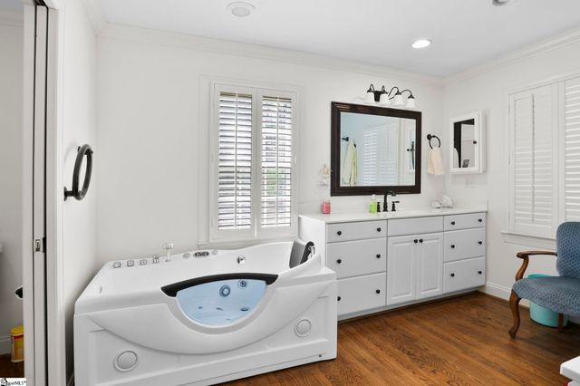 250 Thompson Road, Taylors, SC 29687