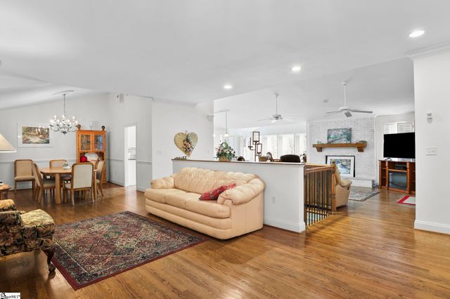 250 Thompson Road, Taylors, SC 29687