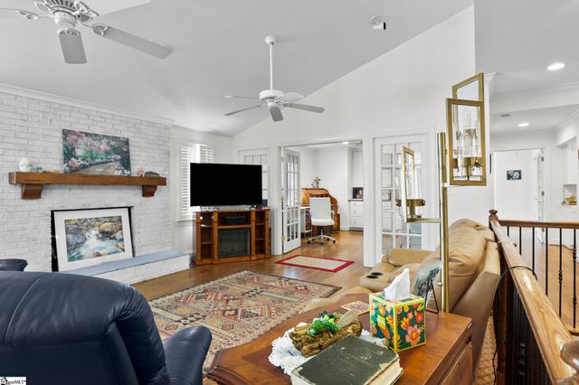 250 Thompson Road, Taylors, SC 29687