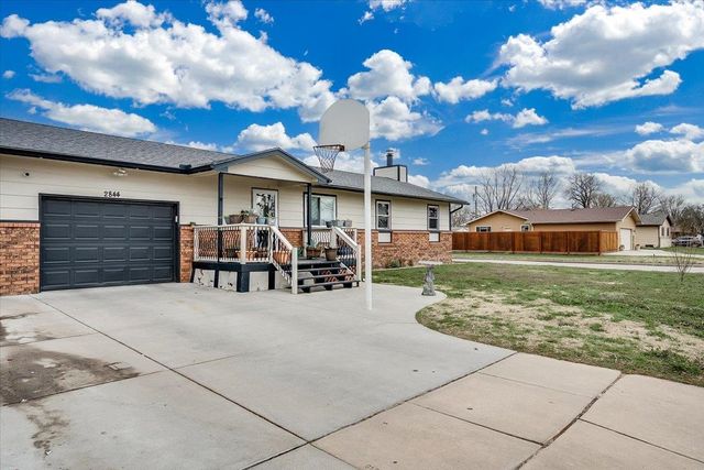 2844 S Chase Ave, Wichita, KS 67217