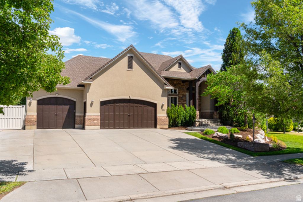 186 N MOUNTAIN VISTAS RD, Kaysville, UT 84037