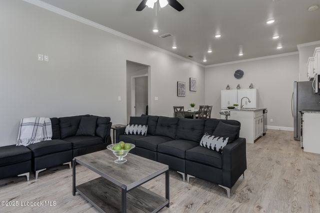 1206 N Essex Avenue, Lubbock, TX 79416