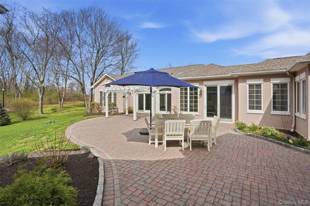 17 Forrest Way, Poughkeepsie, NY 12603