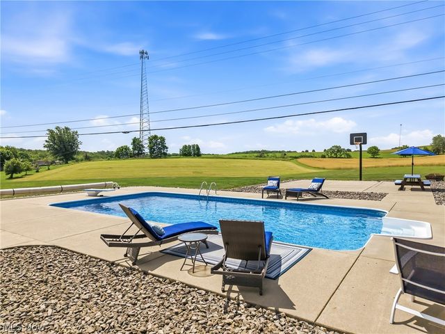 42275 State Route 39, Wellsville, OH 43968