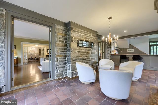 1933 LITITZ PIKE, Lancaster, PA 17601