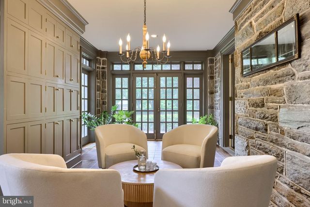 1933 LITITZ PIKE, Lancaster, PA 17601
