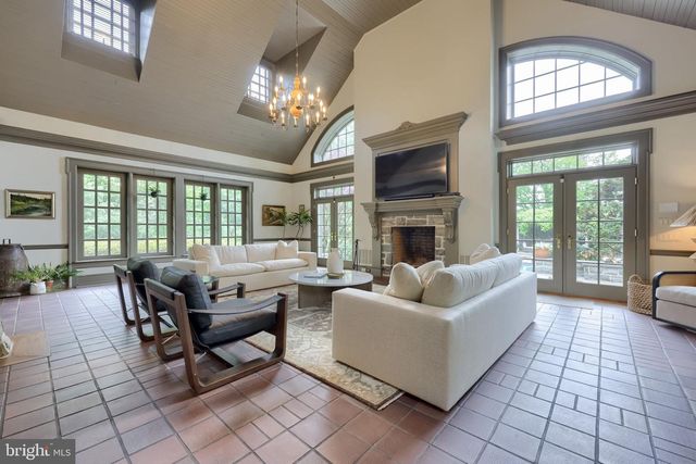 1933 LITITZ PIKE, Lancaster, PA 17601