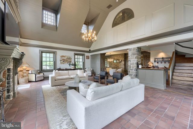 1933 LITITZ PIKE, Lancaster, PA 17601