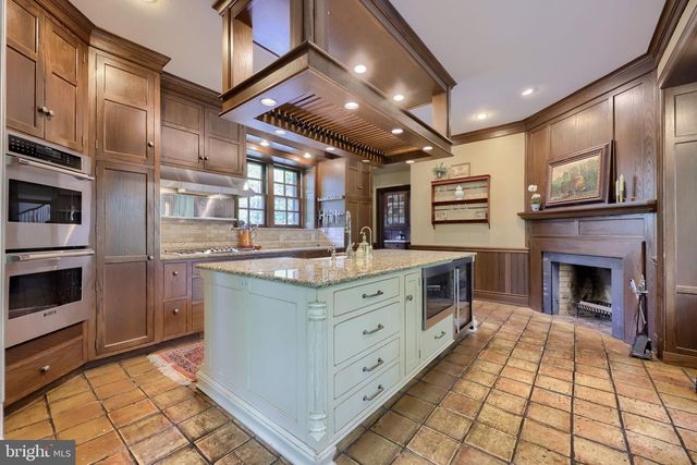 1933 LITITZ PIKE, Lancaster, PA 17601