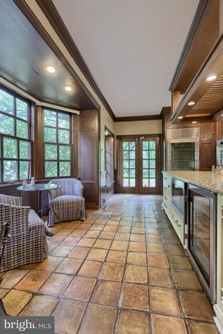 1933 LITITZ PIKE, Lancaster, PA 17601