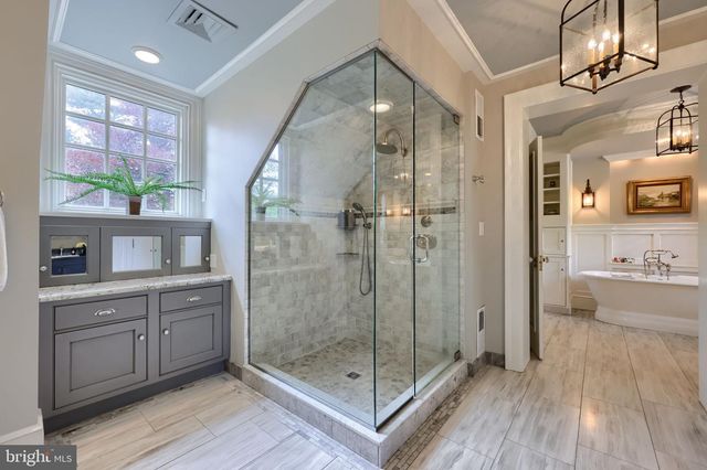 1933 LITITZ PIKE, Lancaster, PA 17601