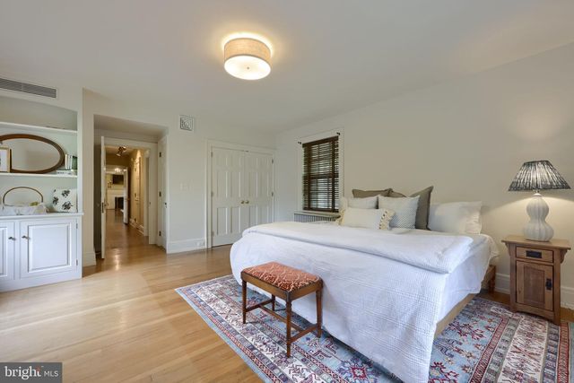 1933 LITITZ PIKE, Lancaster, PA 17601