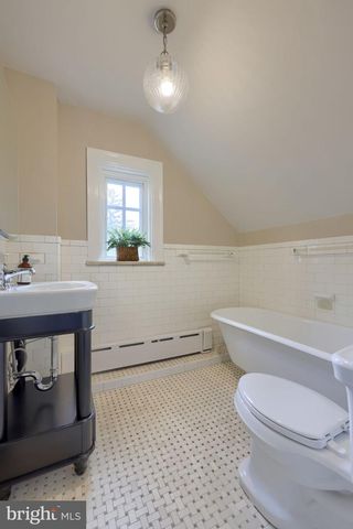1933 LITITZ PIKE, Lancaster, PA 17601