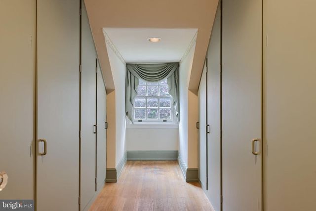 1933 LITITZ PIKE, Lancaster, PA 17601