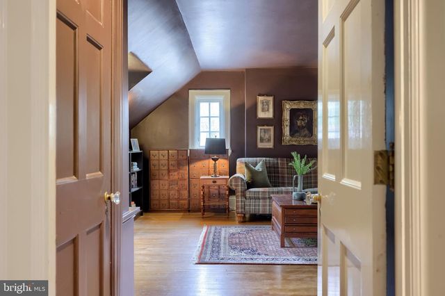 1933 LITITZ PIKE, Lancaster, PA 17601