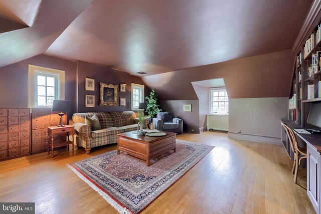 1933 LITITZ PIKE, Lancaster, PA 17601