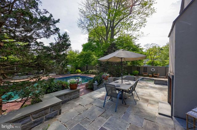 1933 LITITZ PIKE, Lancaster, PA 17601