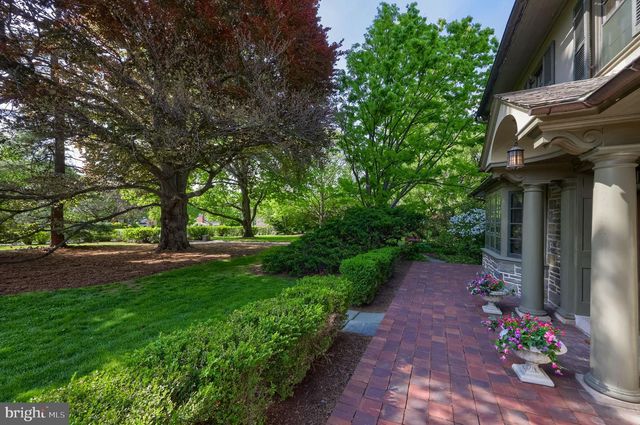 1933 LITITZ PIKE, Lancaster, PA 17601