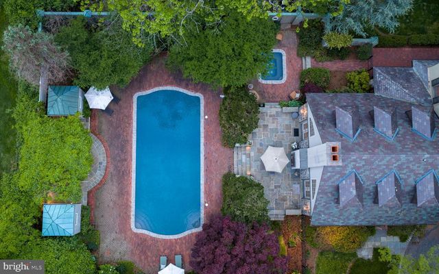 1933 LITITZ PIKE, Lancaster, PA 17601