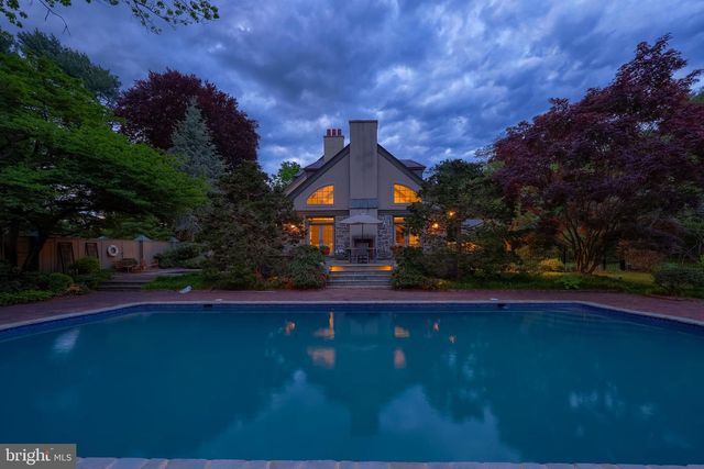 1933 LITITZ PIKE, Lancaster, PA 17601