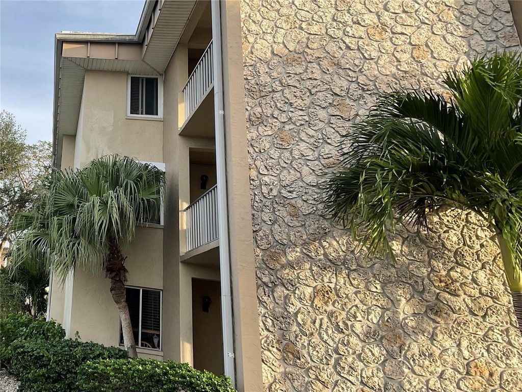 2244 WINKLER AVENUE 301, Fort Myers, FL 33901