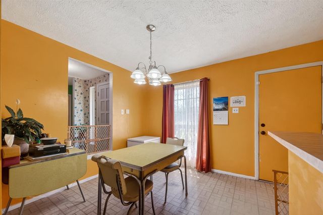 302 Windward Drive, League City, TX 77573