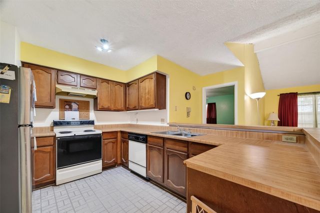 302 Windward Drive, League City, TX 77573