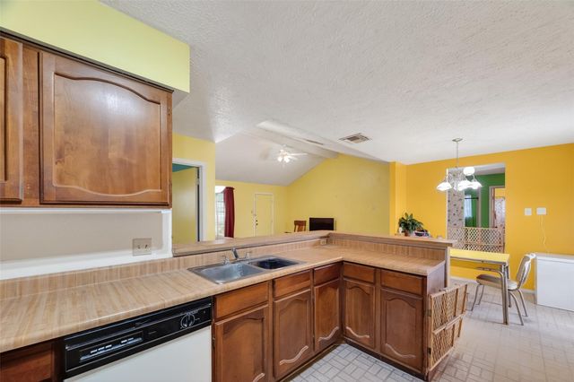 302 Windward Drive, League City, TX 77573