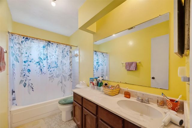 302 Windward Drive, League City, TX 77573