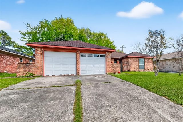 302 Windward Drive, League City, TX 77573