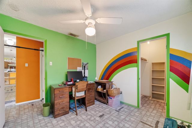 302 Windward Drive, League City, TX 77573