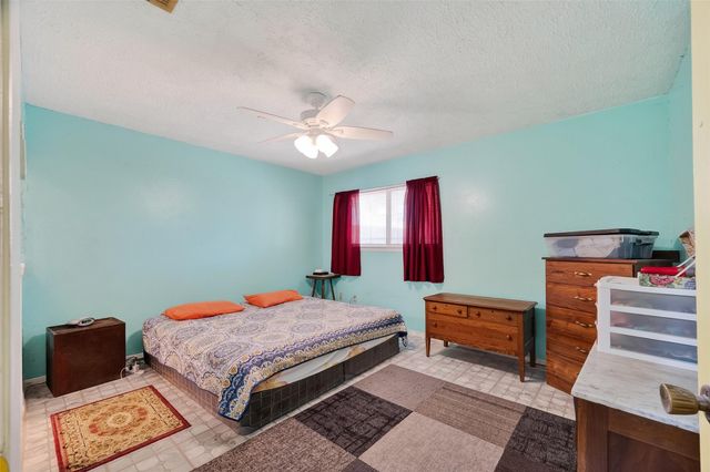 302 Windward Drive, League City, TX 77573