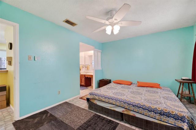 302 Windward Drive, League City, TX 77573