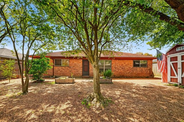 302 Windward Drive, League City, TX 77573