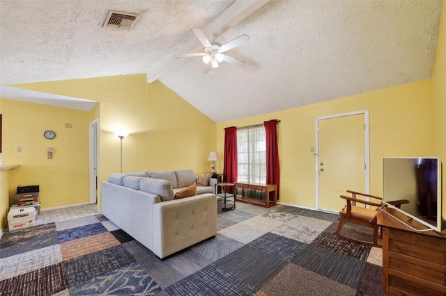 302 Windward Drive, League City, TX 77573