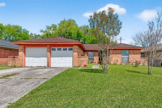 302 Windward Drive, League City, TX 77573