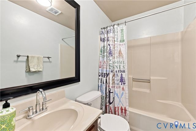 6906 Mason Woods Dr, Chesterfield, VA 23234