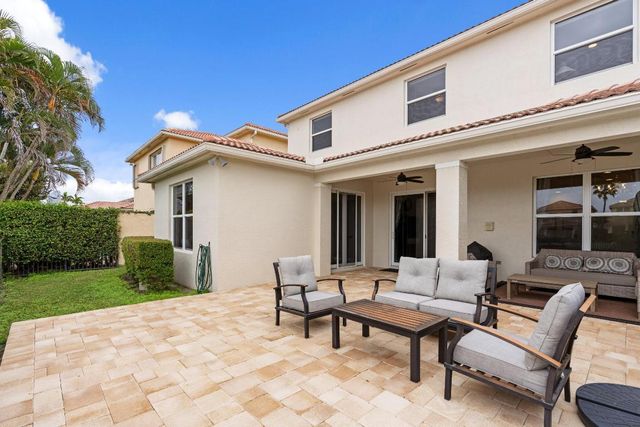 117 Via Condado Way, Palm Beach Gardens, FL 33418