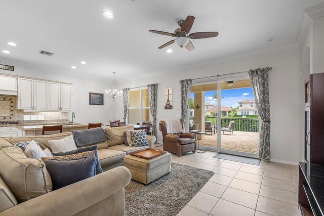 117 Via Condado Way, Palm Beach Gardens, FL 33418