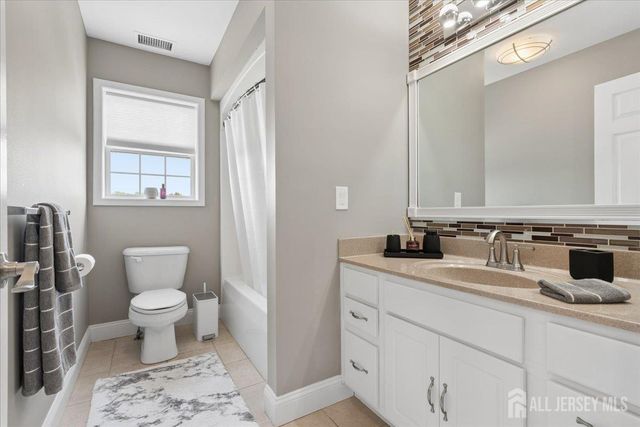 130 Clauss Street, Carteret, NJ 07008