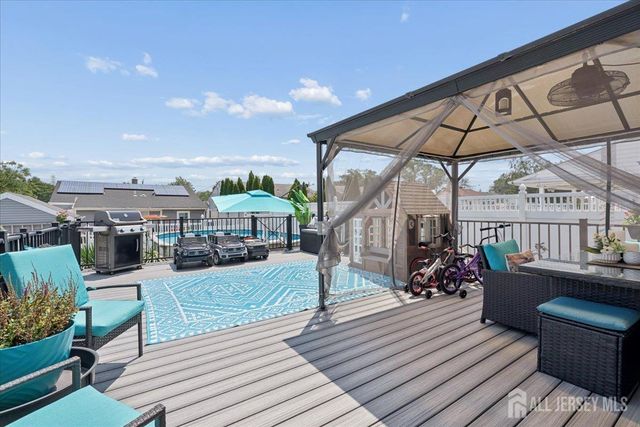 130 Clauss Street, Carteret, NJ 07008