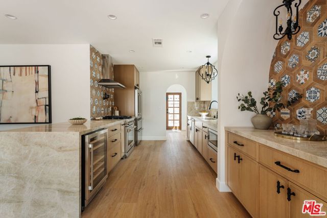 3936 Olmsted Avenue, Los Angeles, CA 90008