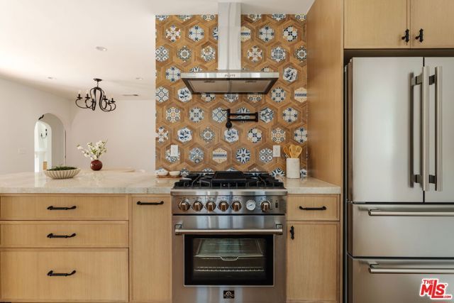 3936 Olmsted Avenue, Los Angeles, CA 90008