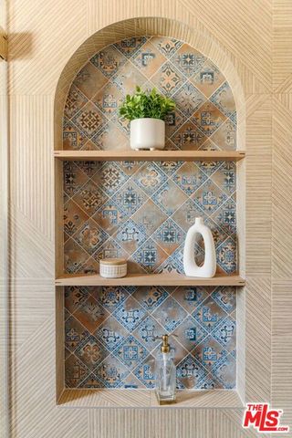 3936 Olmsted Avenue, Los Angeles, CA 90008