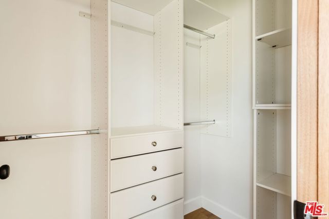 3936 Olmsted Avenue, Los Angeles, CA 90008