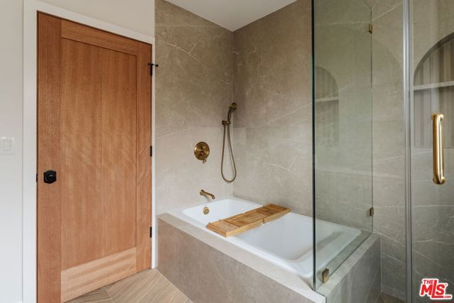 3936 Olmsted Avenue, Los Angeles, CA 90008