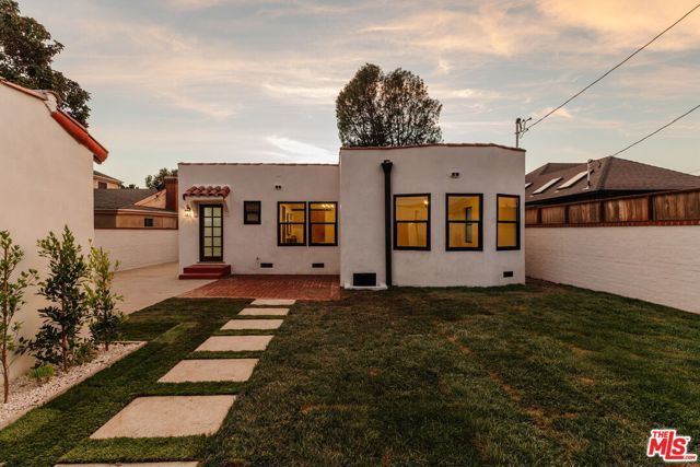 3936 Olmsted Avenue, Los Angeles, CA 90008